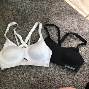 Victoria secret sports bra bundle. Size 34B. Great condition